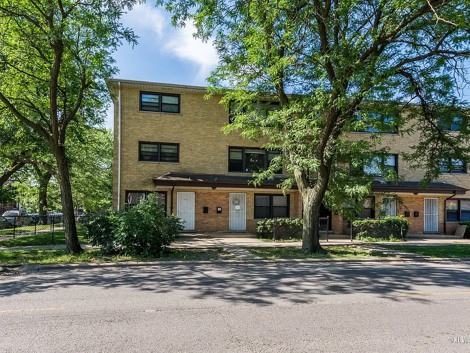 813 E Marquette Rd