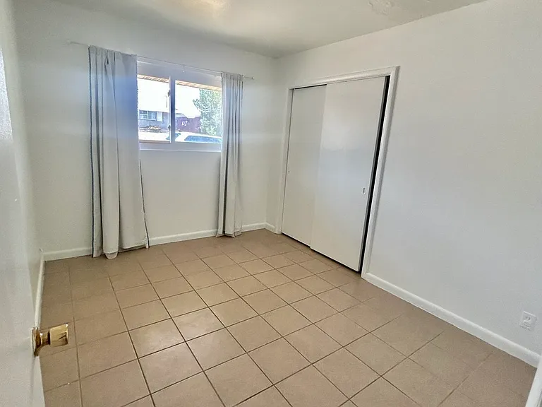 2900 Polk Ave — Photo 4