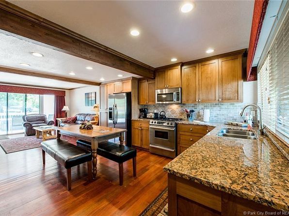 180 Racquet Club Dr