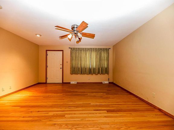 4th image of 1812 Lindenwood Ave