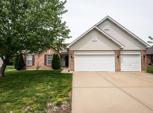 612 Thoreau Dr, O Fallon, IL 62269