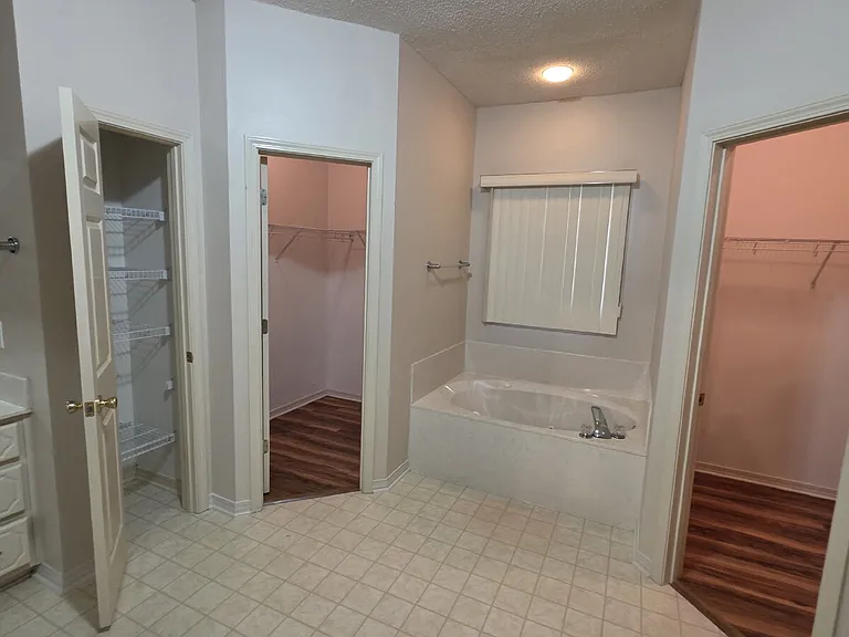4608 Scarlet Dr E — Photo 6