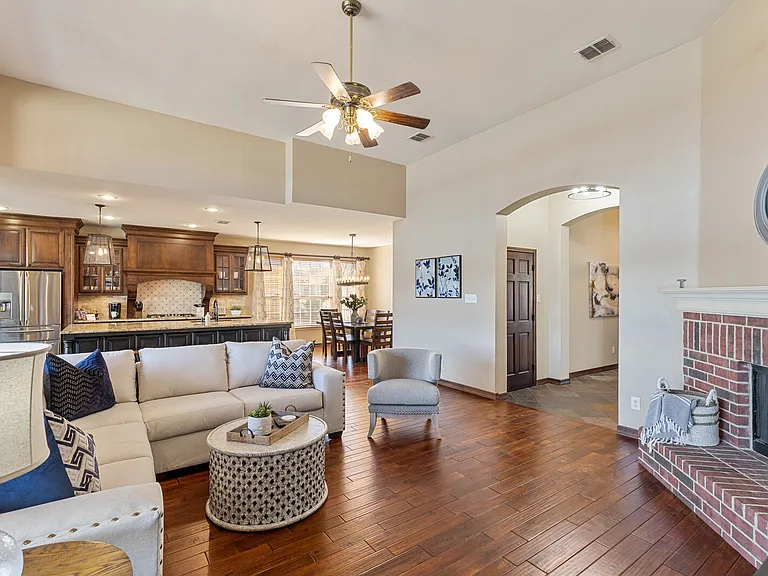 3513 Lake Country Dr — Photo 7