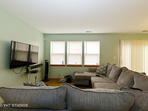 2nd image of 15 Brook Park Ln