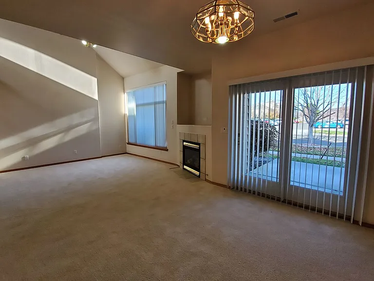 427 Columbia Point Dr — Photo 6
