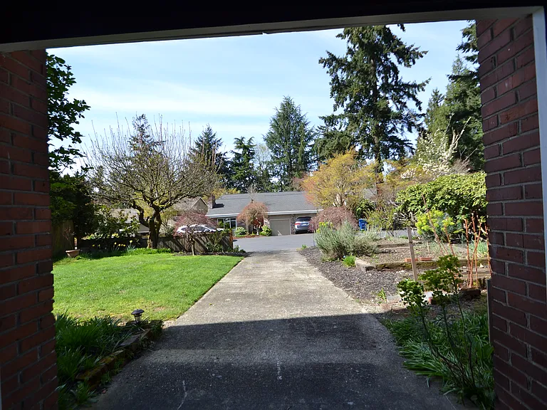 10039 Sand Point Way NE — Photo 24