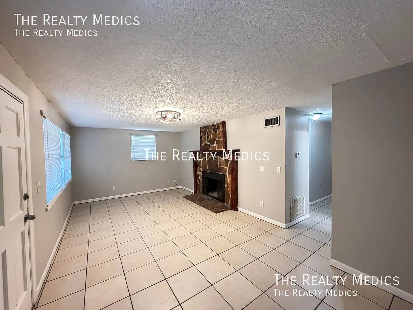 Sunset State of Mind | Charming 3BD / 1.5BA on Sunset Harbor Rd! Your New Chapter Has a Summerfie... — Photo 4