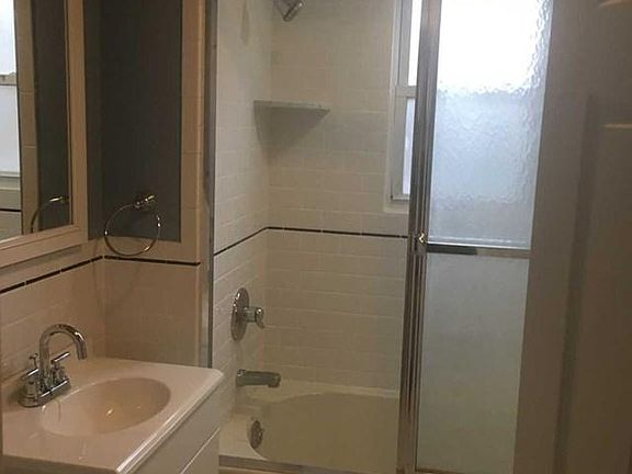 3rd image of 24 Hackett Pl Floor 2