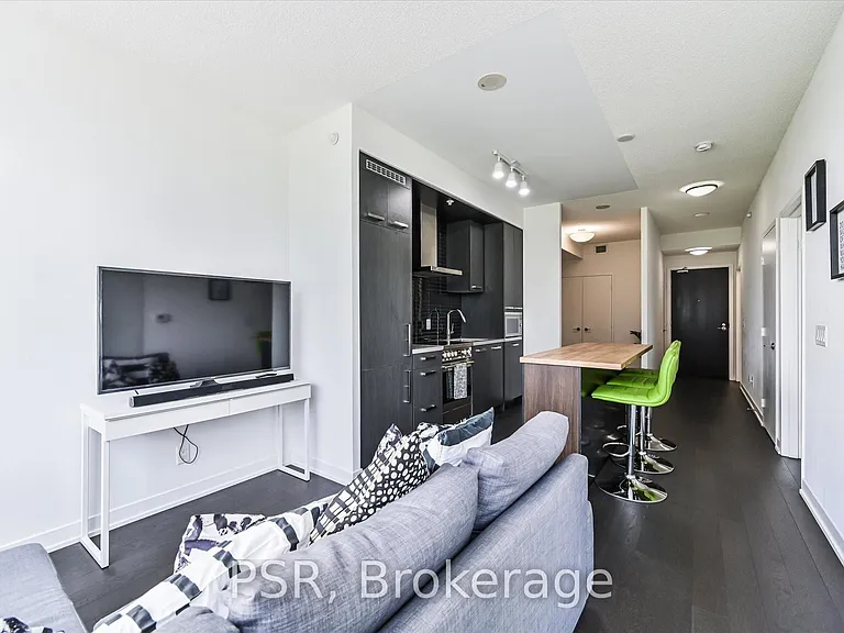 120 Bayview Ave #208 — Photo 28