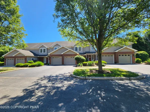 30 Oak Leaf Ln, East Stroudsburg, PA 18301