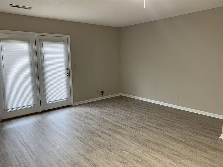 104 Magnolia St — Photo 3
