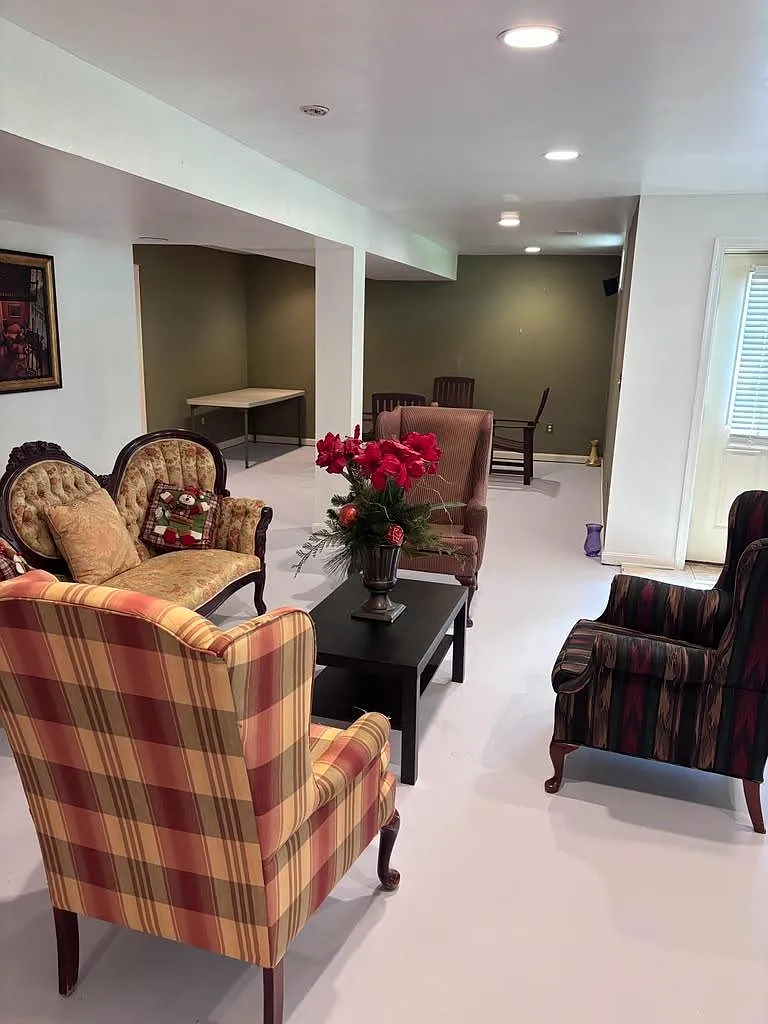 2 bed, 1.0 bath, 4624 sqft, $1,364 — Photo 4