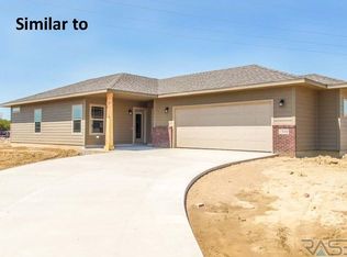 4917 E 61st St, Sioux Falls, SD 57108
