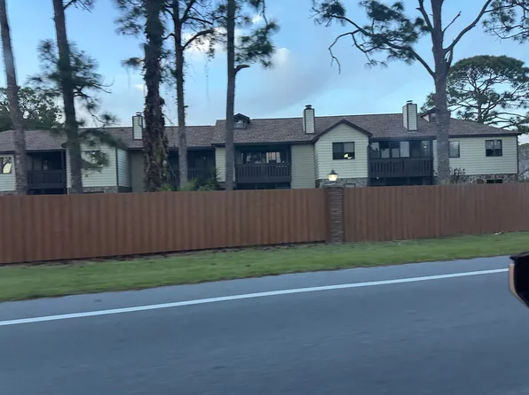 9042 York Ln, Melbourne, FL 32904