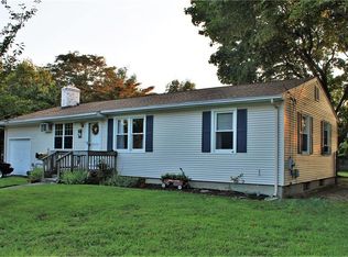 27 Keystone Dr, Warwick, RI 02889