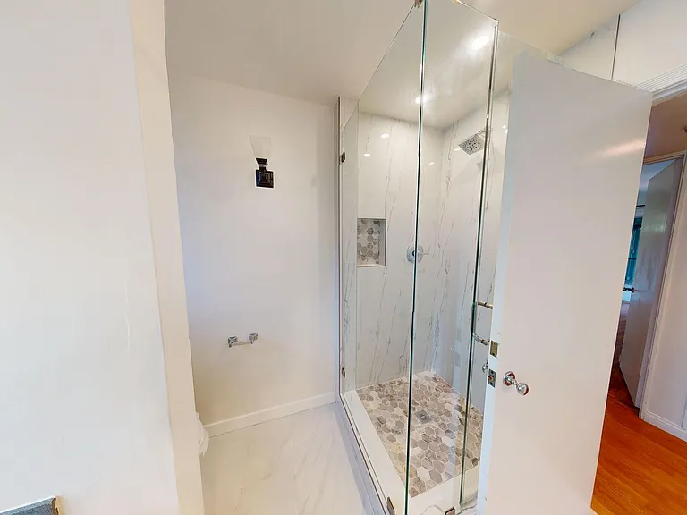 1811 Visalia Row — Photo 10