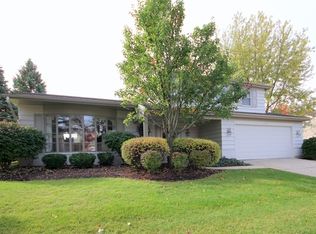 301 Juniper Pkwy, Libertyville, IL
