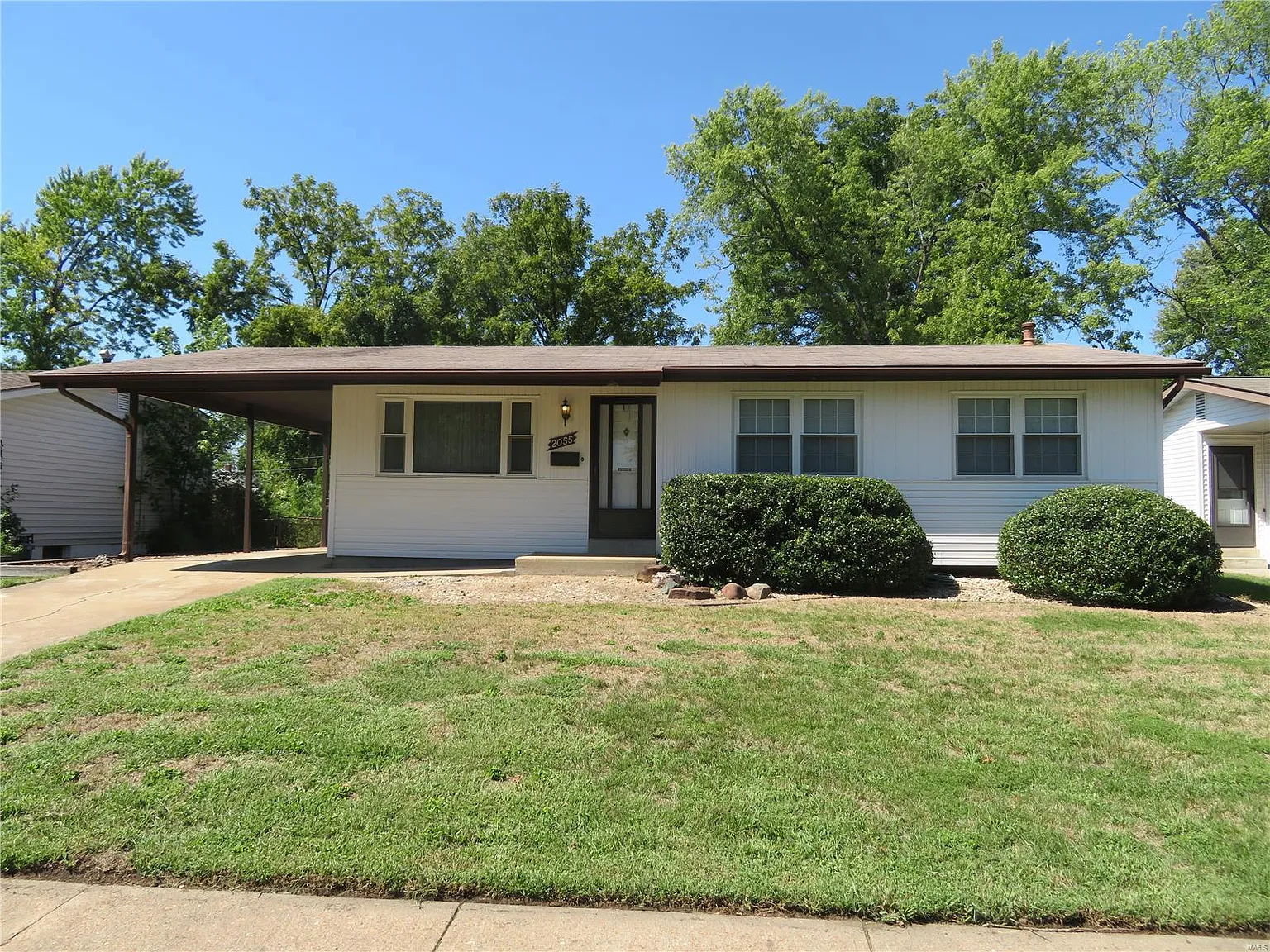 2055 Collier Dr photo 1