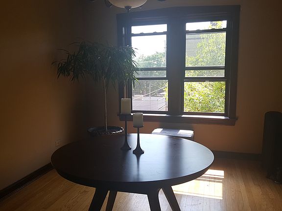 3rd image of 2852 W Belle Plaine Ave #3