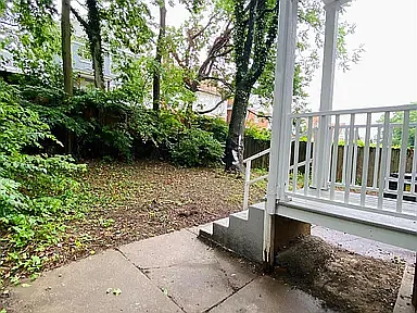 240 Helen St — Photo 15