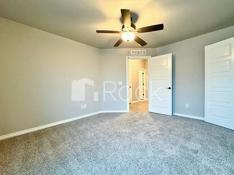 19113 Grove Pkwy — Photo 30