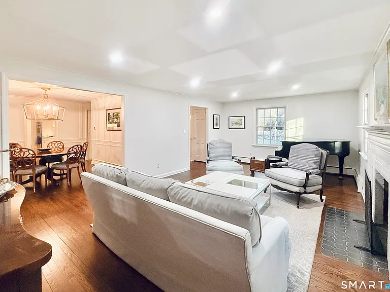 139 Highland Ave — Photo 6