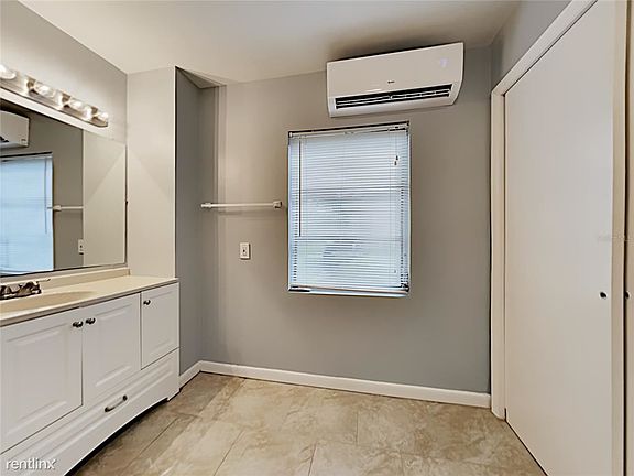 4th image of 1408R Seabreeze St