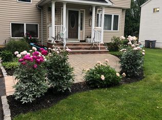73 S Ashby Ave, Livingston, NJ 07039