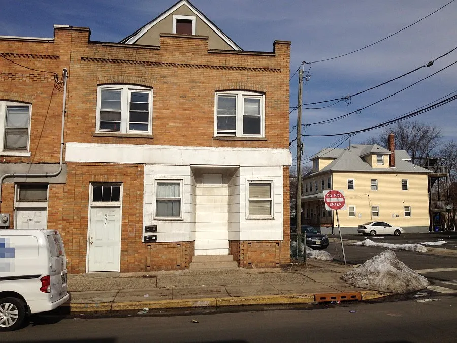 323 Talmage Ave photo 1