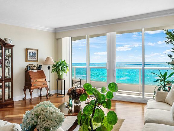 4th image of 700 S Ocean Boulevard #804