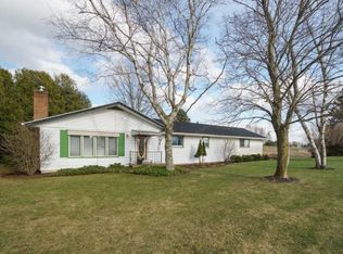 8921 Parkway Rd, Manitowoc, WI 54220