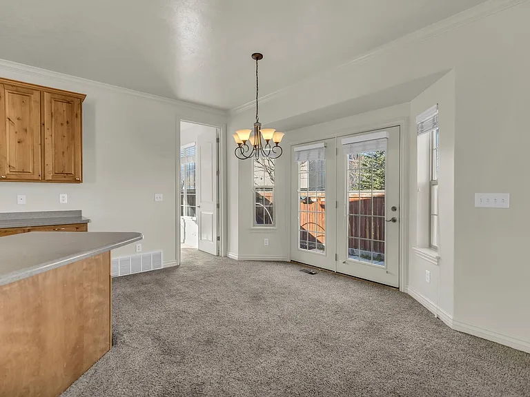 832 E Michie Ln — Photo 10