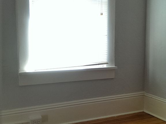 5th image of 936 5th St N APT 3