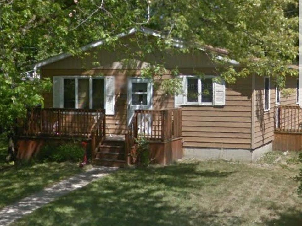 1st image of 3225 Ezra Ave