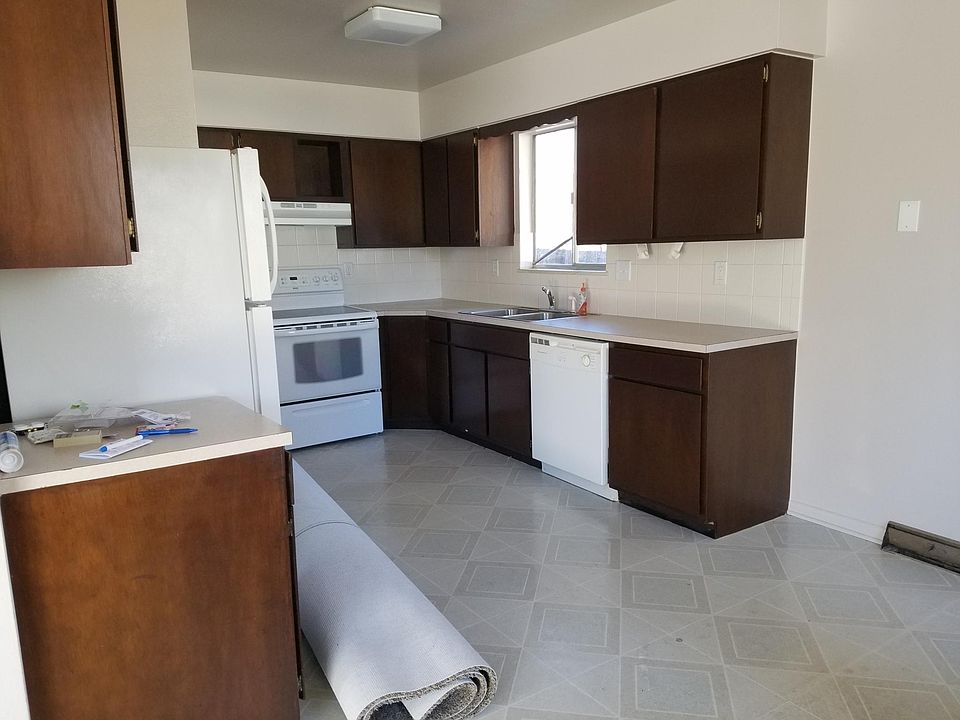 Large eat in kitchen