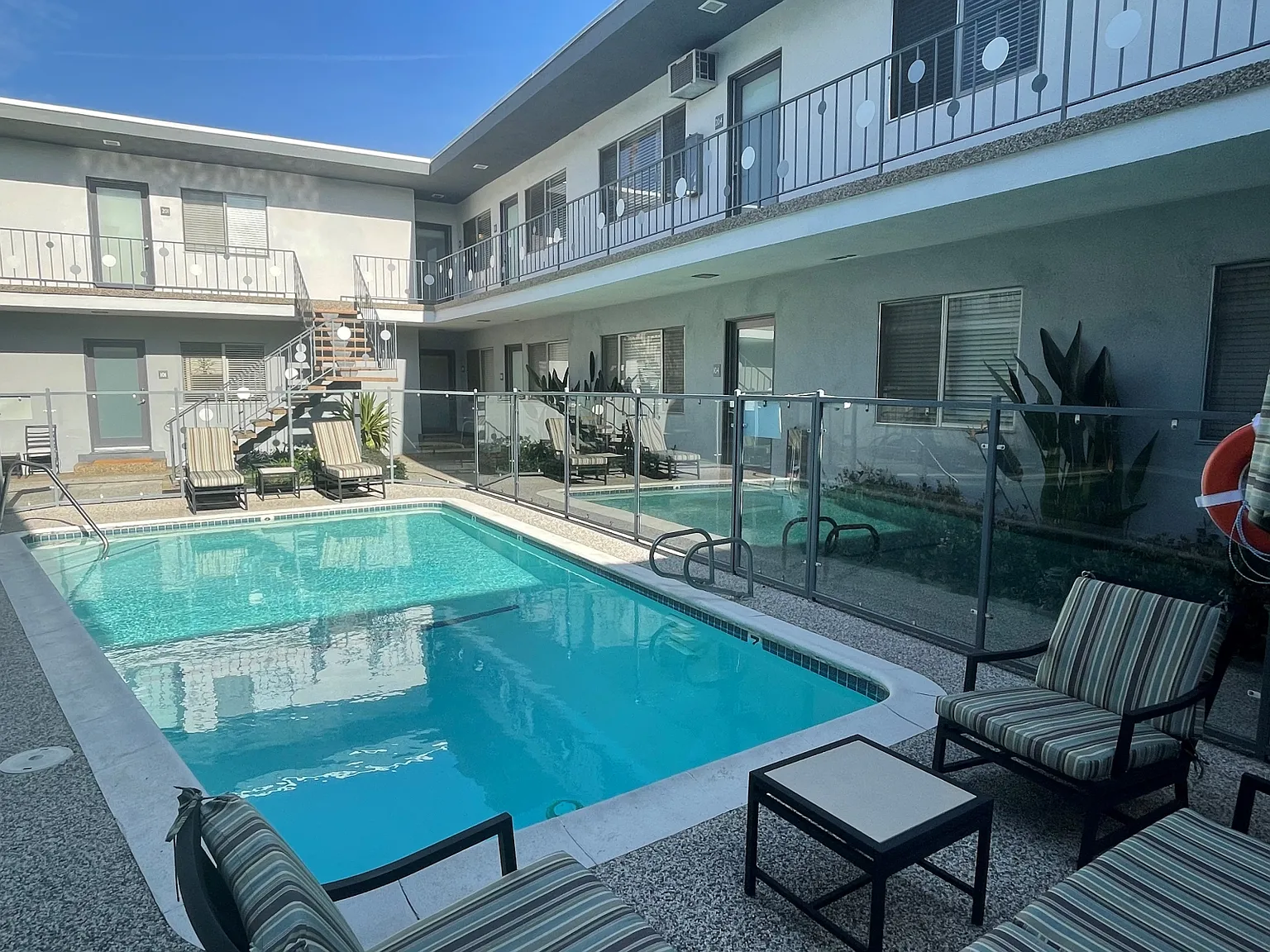 1 bed, 1.0 bath, $2,350 — Photo 3