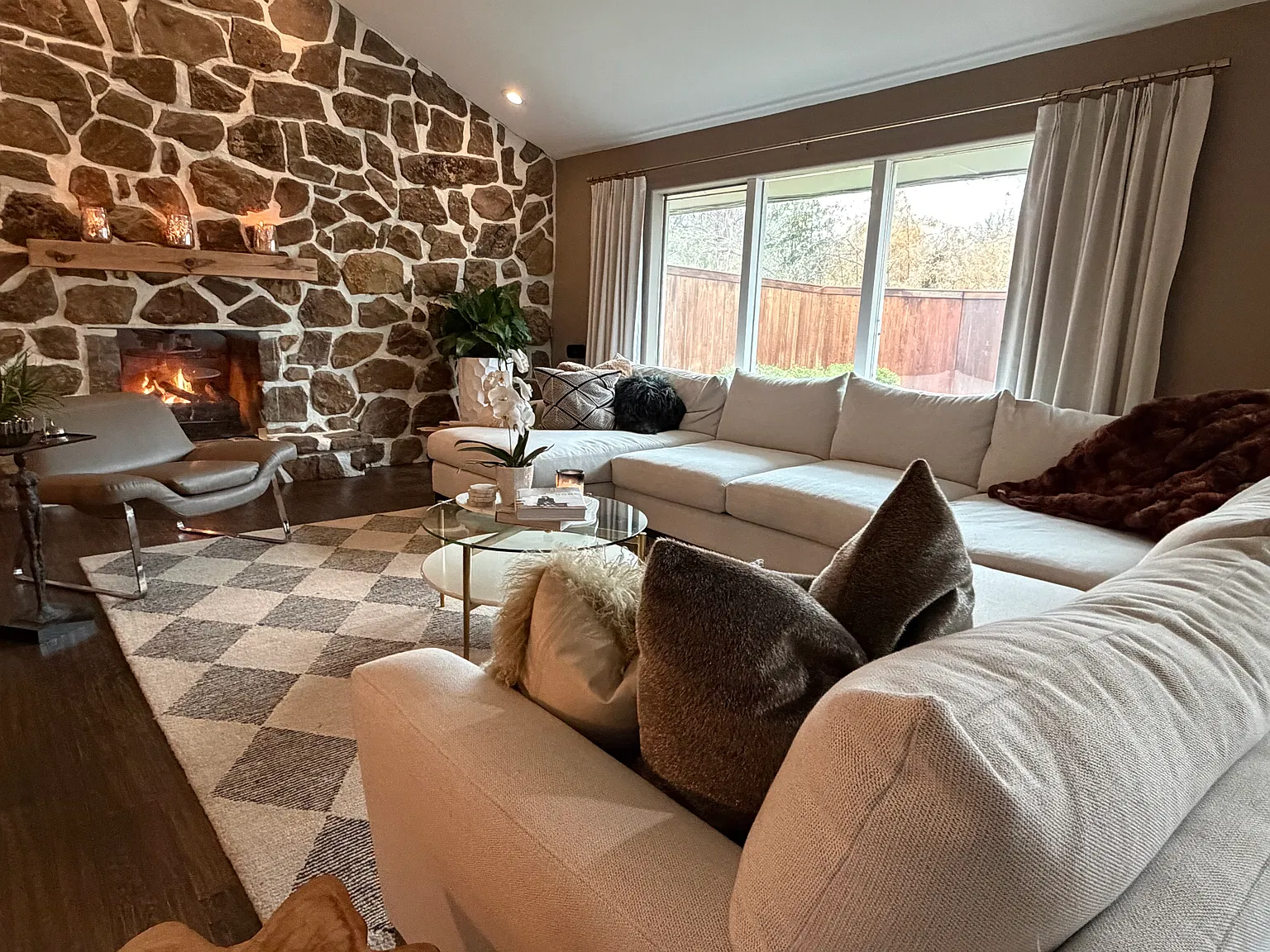 3 bed, 3.5 bath, 3020 sqft, $4,000 — Photo 2