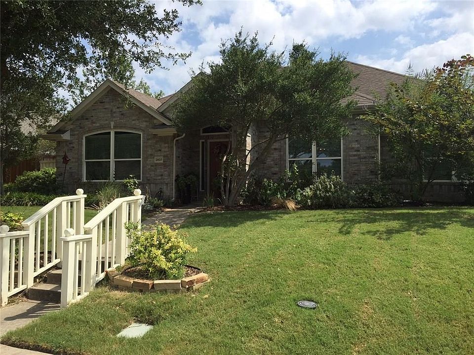 1st image of 2807 Bradford Oaks Dr