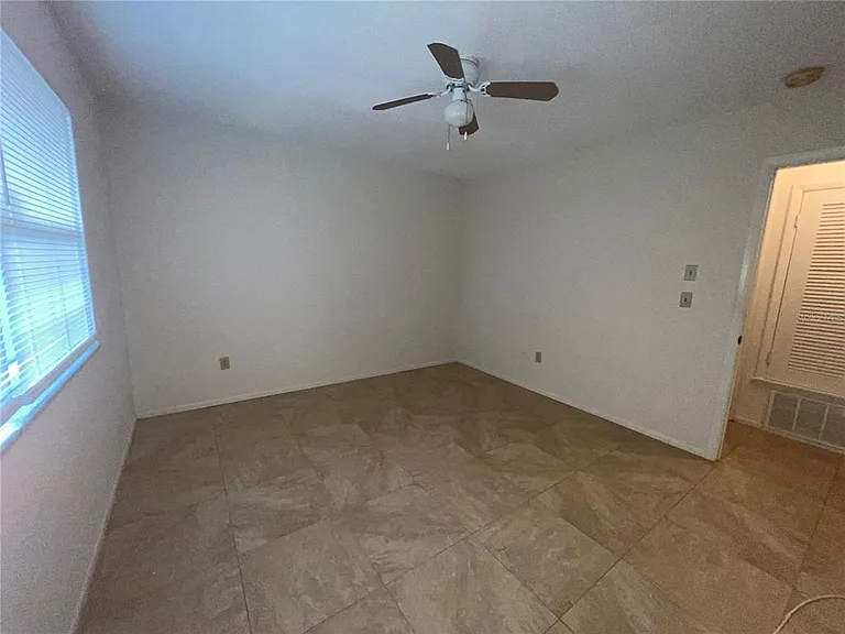 1636 Hayworth Rd — Photo 12
