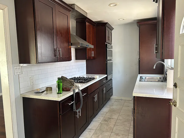 961 S Cedar Ave — Photo 2