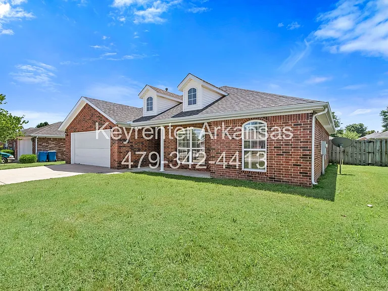 3805 SW Carriageway Ave — Photo 2