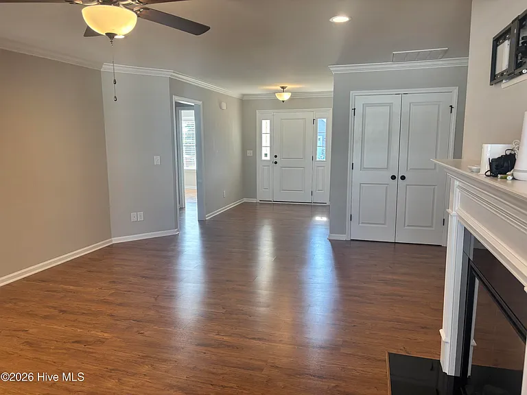 625 Jade Ln — Photo 5