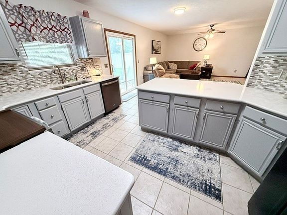 4th image of 2104 Wilshire Dr