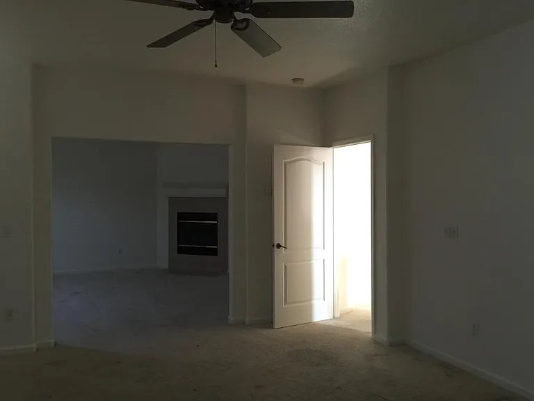 2419 Kaiser Way — Photo 2