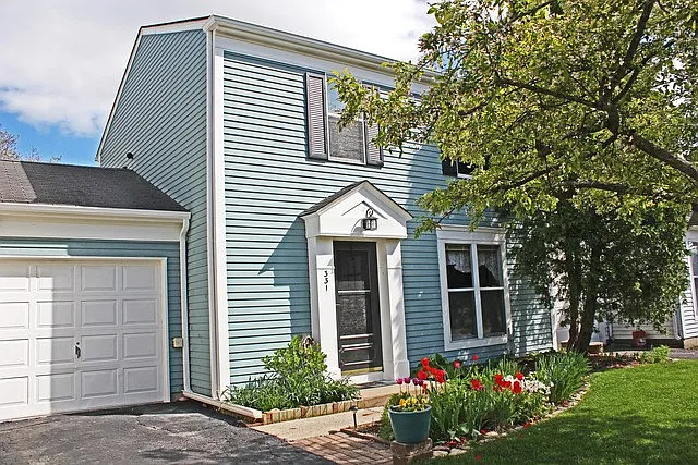 331 Golf Ln photo 1