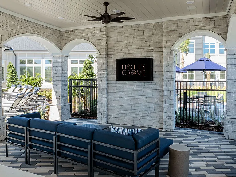 Holly Grove — Photo 10