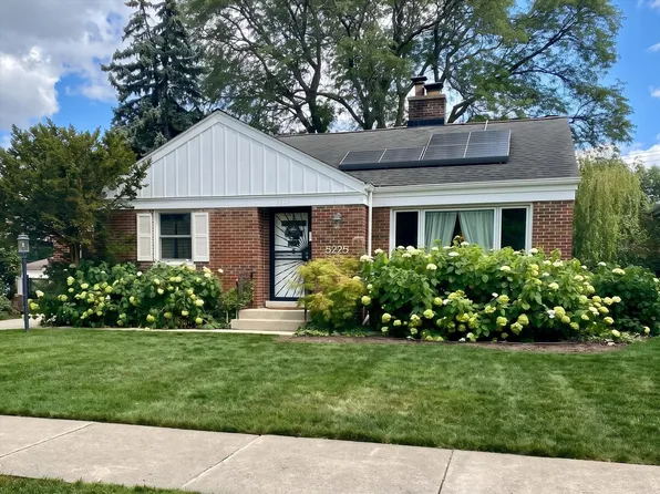 5225 Greenwood St, Skokie, IL 60077
