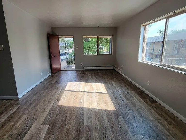 1425 Bunting Ave — Photo 34