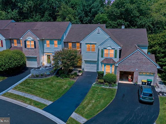 3rd image of 344 S Waterford Ln