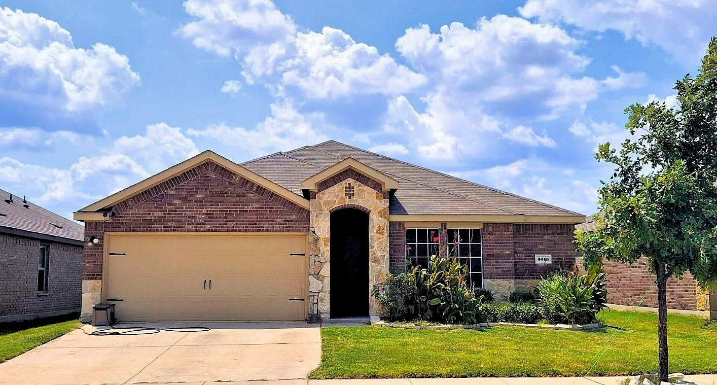 5 bed, 2085 sqft, $2,850 — Photo 1